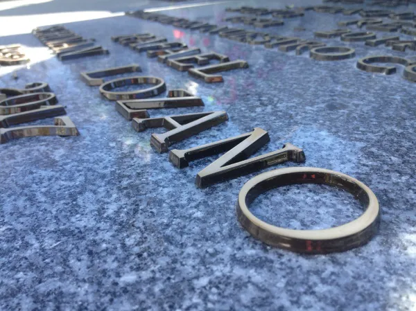 Inmetrage tienda piezas acero bronce marmol y granito lápidas